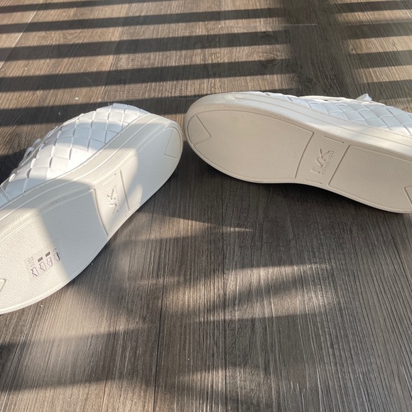 Michael Kors white leather sneakers - Picture 7 of 9